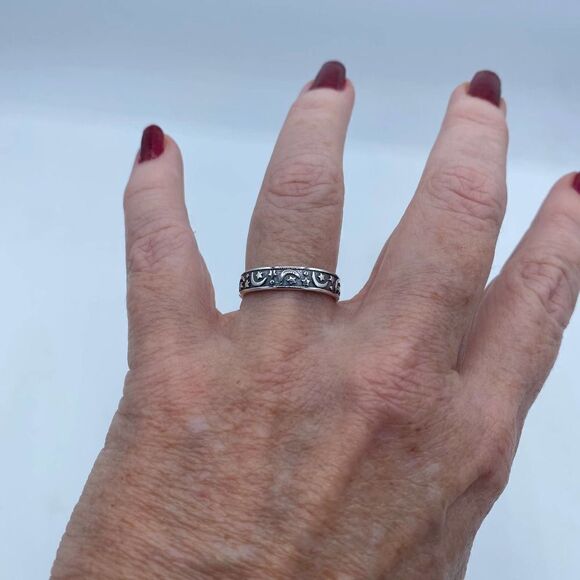 Sterling Silver Moon And Stars Band Ring Sizes 6,7,8 - Picture 6 of 8
